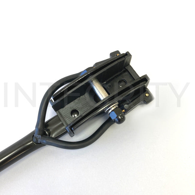 Newmar RV Wiper Arm Driver Side Bolt On Saddle Mount 32.5" 825 mm 119624A